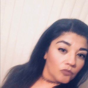 Meet your Posher, Cynthia